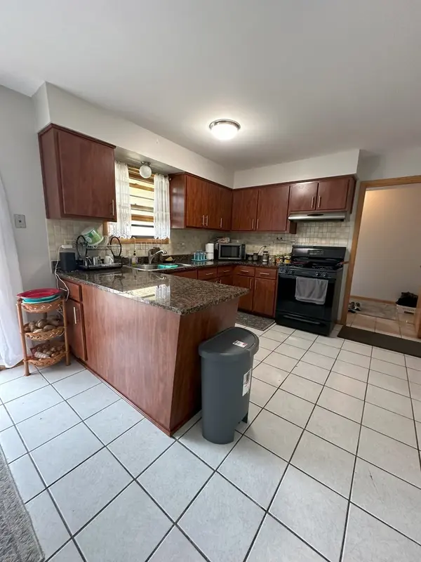 6520 W Gunnison ST, Harwood Heights, IL 60706