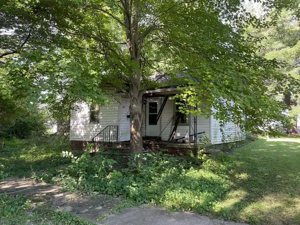 608 S Elm ST, Villa Grove, IL 61956
