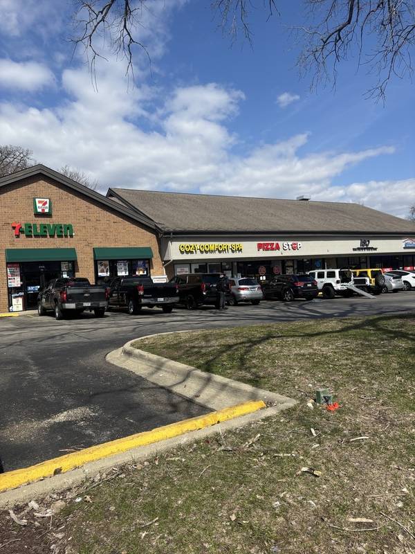 270-296 Cary Algonquin AVE, Cary, IL 60013