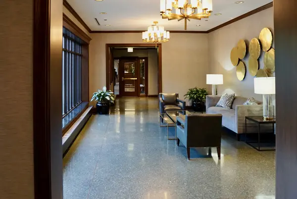 55 W Delaware PL #221, Chicago, IL 60610