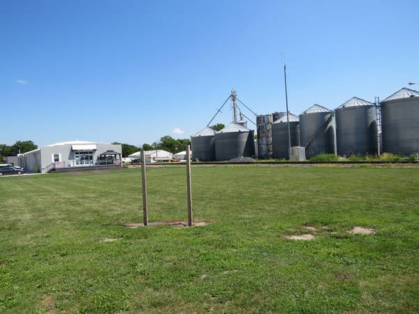 000 Brichlawn PL, Seneca, IL 61360