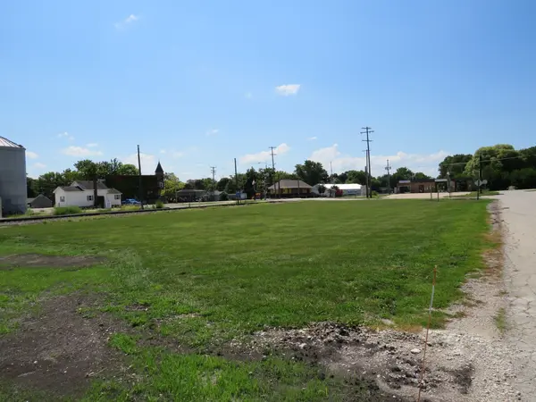 000 Brichlawn PL, Seneca, IL 61360