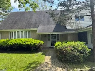 2700 Chariot LN, Olympia Fields, IL 60461