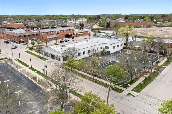 206 N Cook ST, Barrington, IL 60010