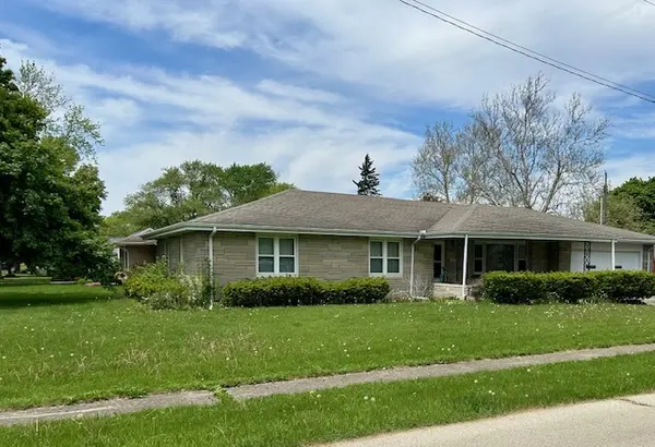 101 N Phillips ST, Thomasboro, IL 61878