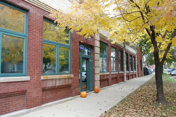 2700 N Campbell AVE, Chicago, IL 60647