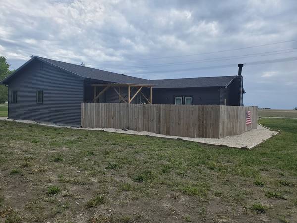 507 N Secor ST, Gilman, IL 60938