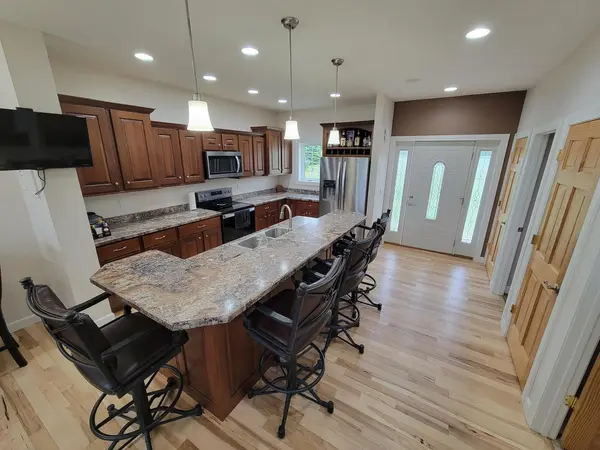7648 N Indian Ridge RD, East Dubuque, IL 61025