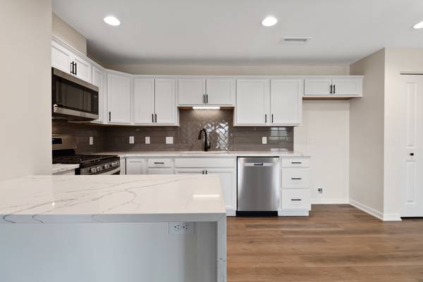 2034 W 75th PL #32, Merrillville, IN 46410