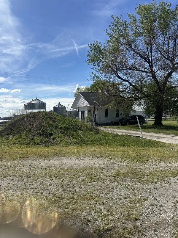 4499 N 3200 East RD, Arrowsmith, IL 61722