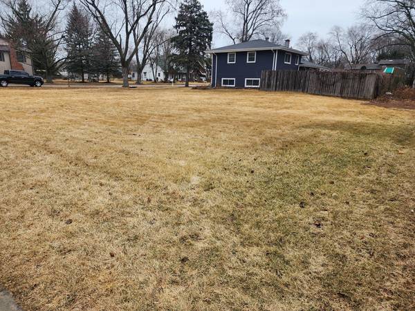 26W181 Grand AVE, Wheaton, IL 60187