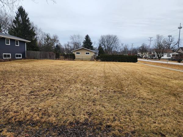 26W181 Grand AVE, Wheaton, IL 60187