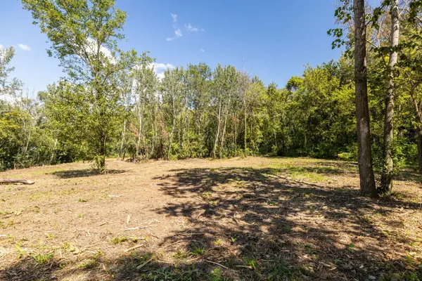 8400 W 87th ST, Hickory Hills, IL 60457
