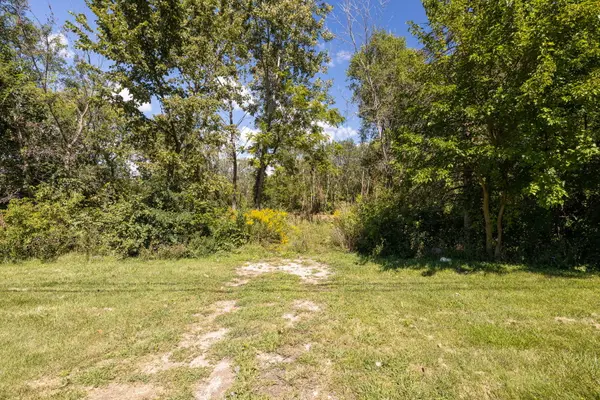8400 W 87th ST, Hickory Hills, IL 60457