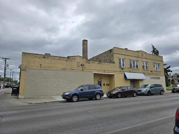 5154 W Wolfram ST, Chicago, IL 60641