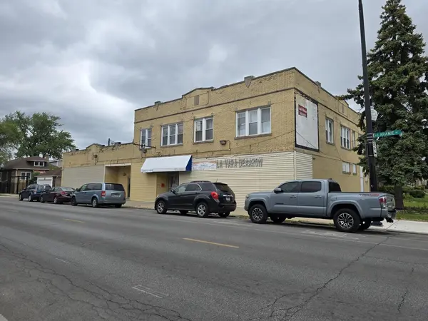 5154 W Wolfram ST, Chicago, IL 60641