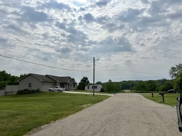 511 W Washington ST, Utica, IL 61373