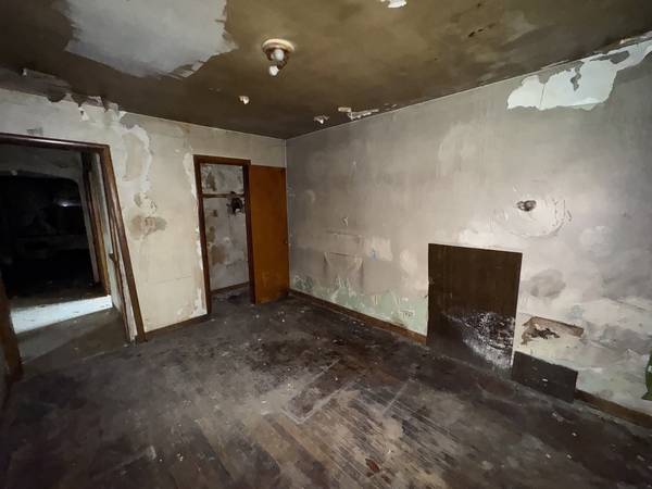 8371 S Baltimore AVE, Chicago, IL 60617
