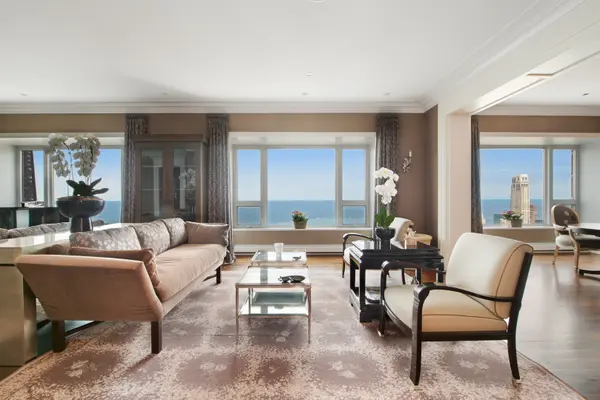800 N Michigan AVE #5901, Chicago, IL 60611