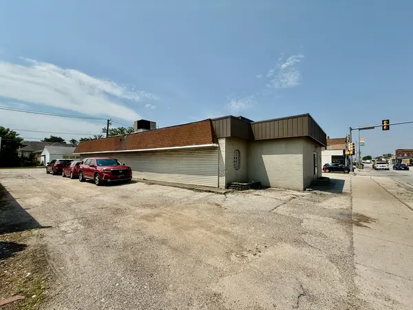 8743 Ogden AVE, Lyons, IL 60534