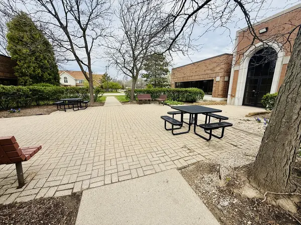 945 Lakeview Pkwy #180, Vernon Hills, IL 60061