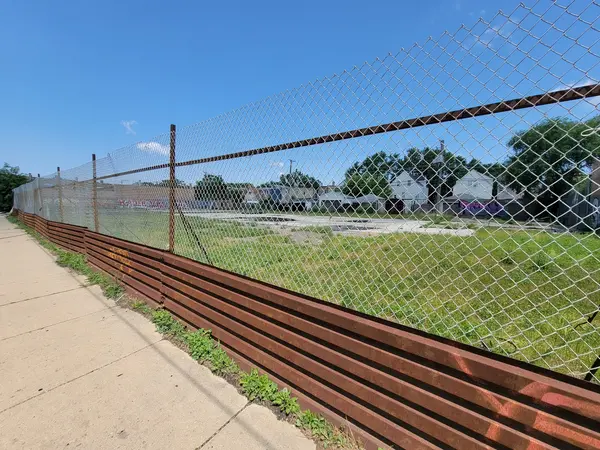 4222 W Division ST, Chicago, IL 60651