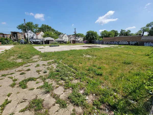 4222 W Division ST, Chicago, IL 60651