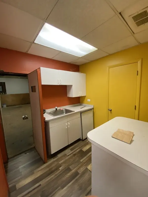 2745 W Division ST, Chicago, IL 60622