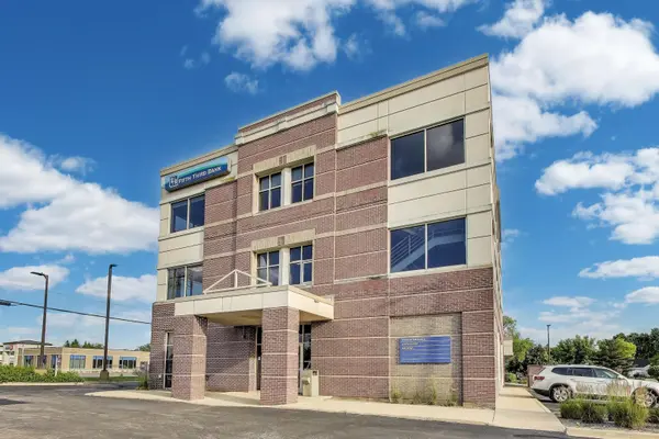 1 E Merchants DR #208, Oswego, IL 60543