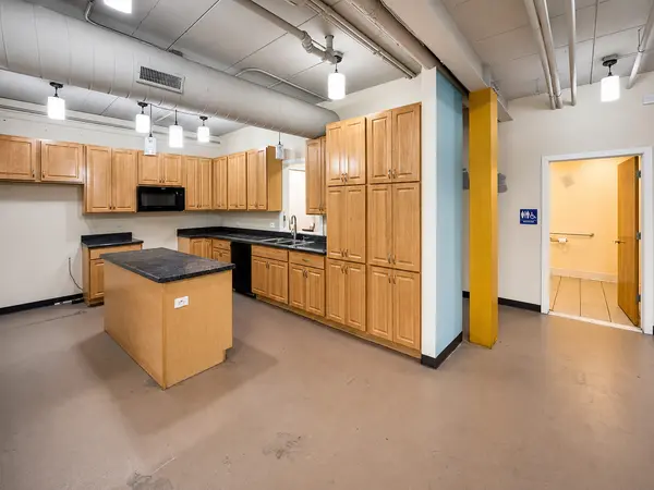 12151 S Western AVE SE #12151, Blue Island, IL 60406