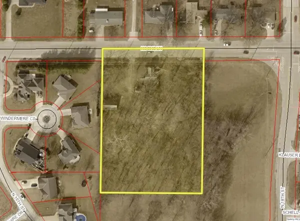 1700 Kochs LN, Quincy, IL 62305