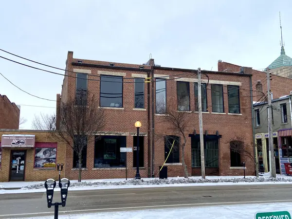 105 S Walnut ST #102, Champaign, IL 61820