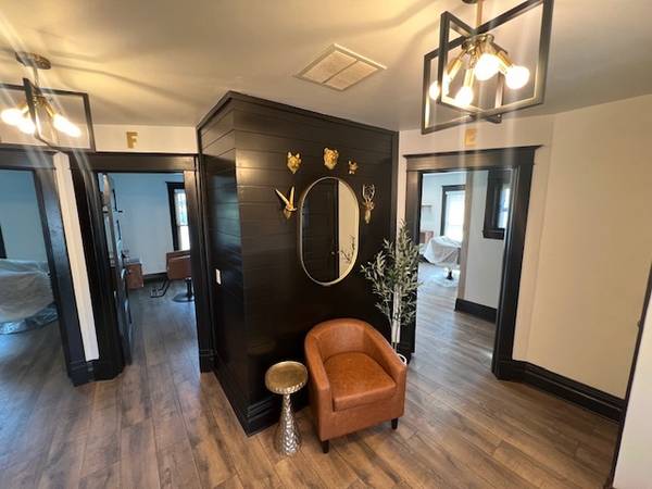210 N Madison ST, Woodstock, IL 60098