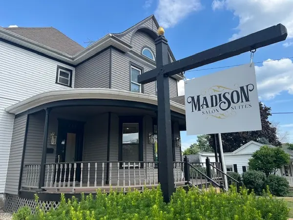 210 N Madison ST, Woodstock, IL 60098
