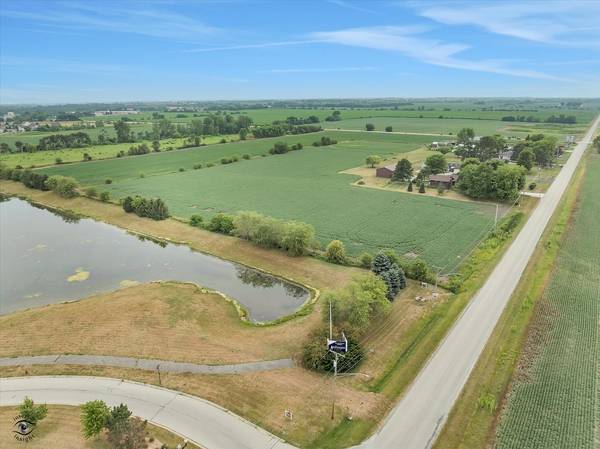 000 W Eagle Lake RD, Beecher, IL 60401