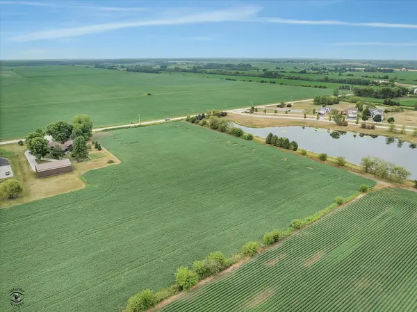 000 W Eagle Lake RD, Beecher, IL 60401