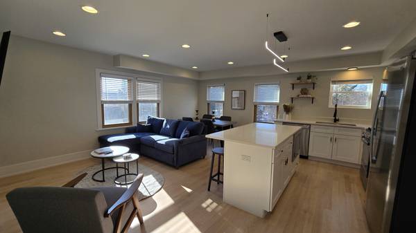 4000 Forest AVE #6, Brookfield, IL 60513