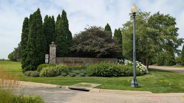 905 Tivoli DR, Rockford, IL 61107