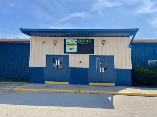 208 W Curtis RD, Savoy, IL 61874