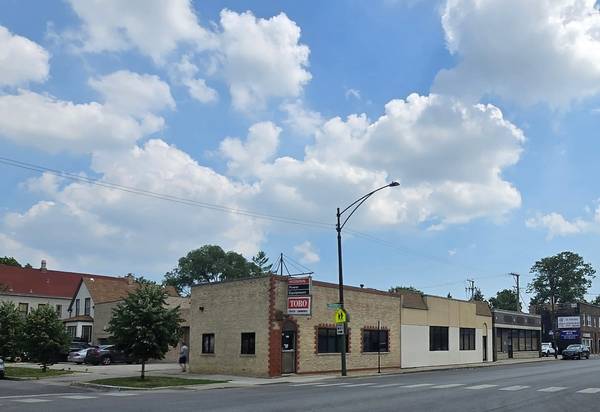 4220-4228 W Montrose AVE, Chicago, IL 60641