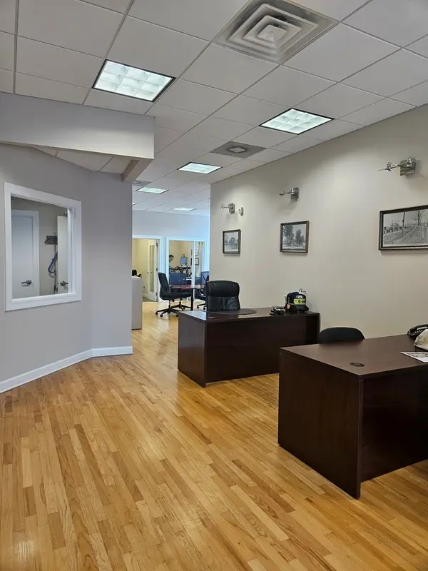 4220 W Montrose AVE, Chicago, IL 60641
