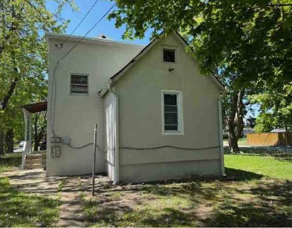 1617 Grove AVE, North Chicago, IL 60064