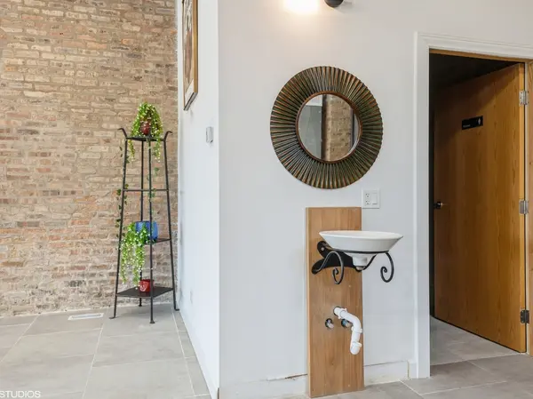8809 S State ST, Chicago, IL 60619