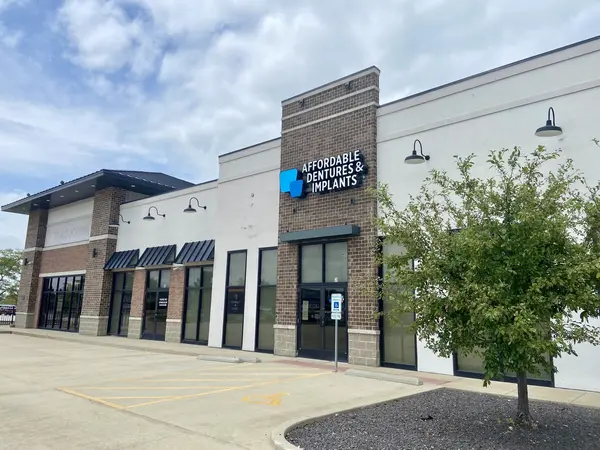 902 Meijer DR, Champaign, IL 61822