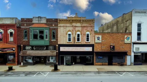 106 W Walnut ST, Watseka, IL 60970