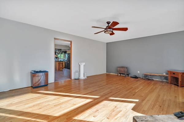 515 4th ST, Earlville, IL 60518