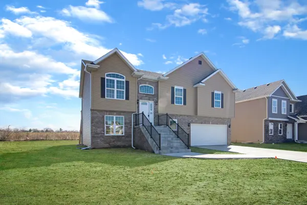 8241 Dylan DR, Merrillville, IN 46410