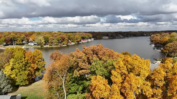 867 & 868 Lake Holiday DR, Lake Holiday, IL 60548