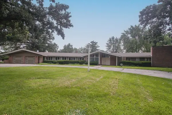 701 W Stearns RD, Bartlett, IL 60103