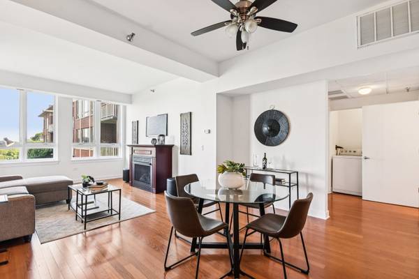 6000 N Cicero AVE #410, Chicago, IL 60646